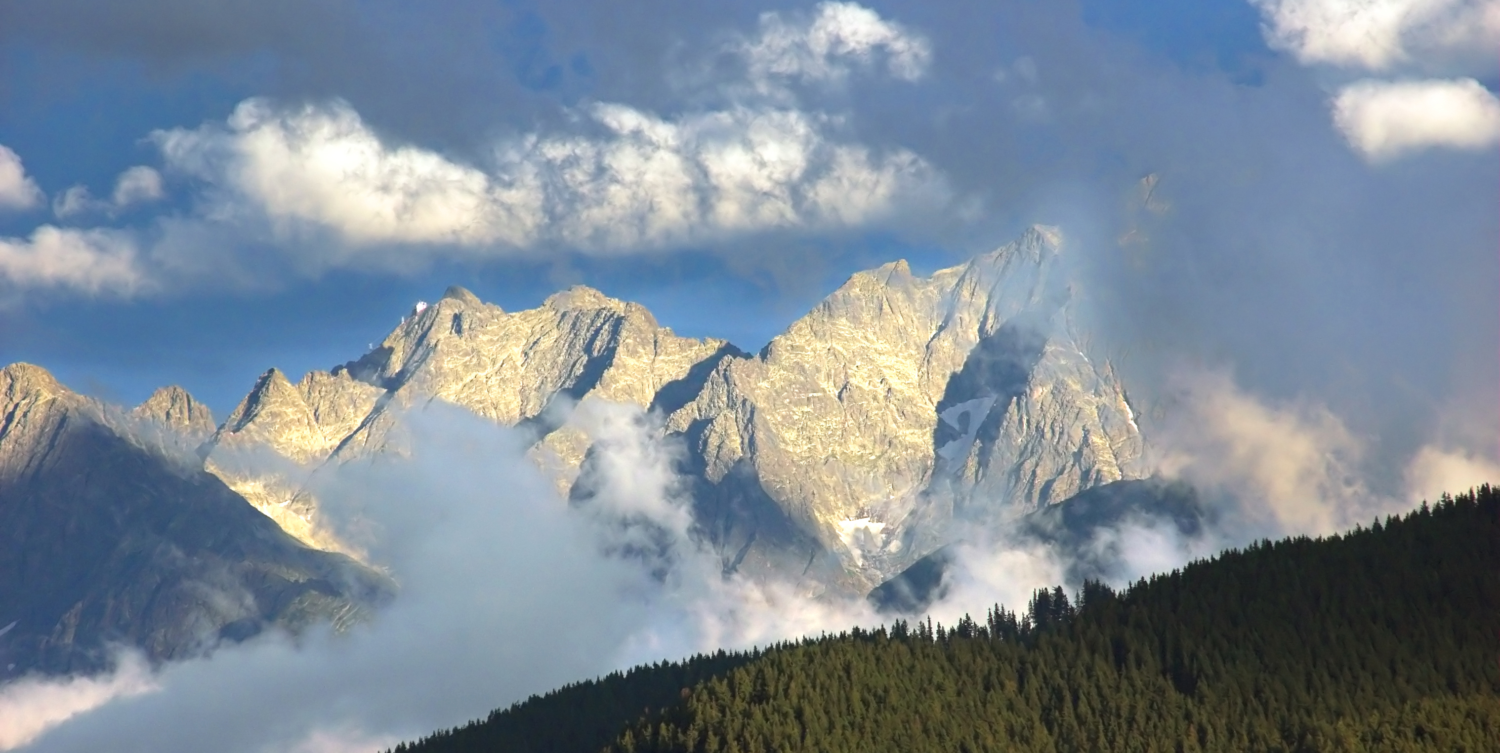 amazing-view-on-monte-bianco-mountains-range-2022-02-02-03-58-27-utc (1).jpg