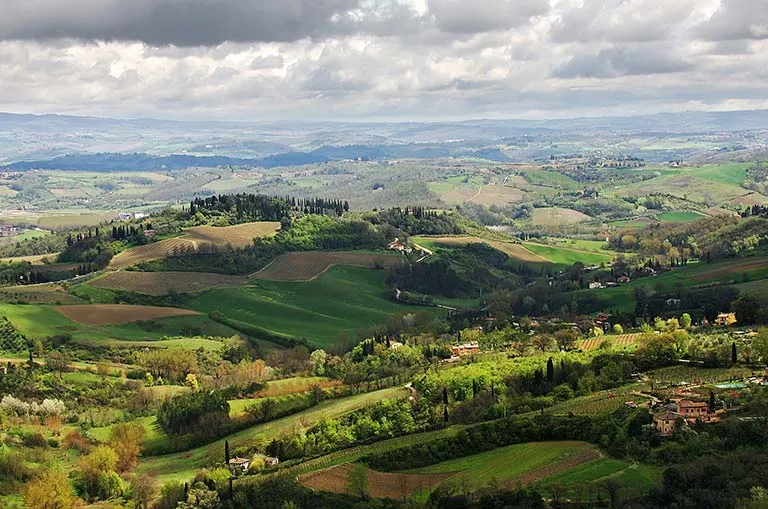 beautiful-landscape-of-tuscany-2022-01-10-20-02-18-utc (1).jpg